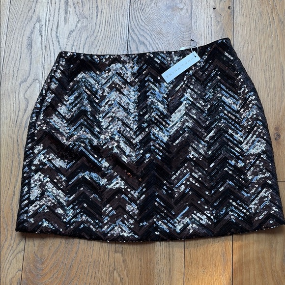 NWT Trina Turk Rico Sequin Black Skirt. Size 14 - Picture 1 of 7